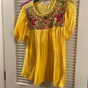 Embroidered yellow top size L!